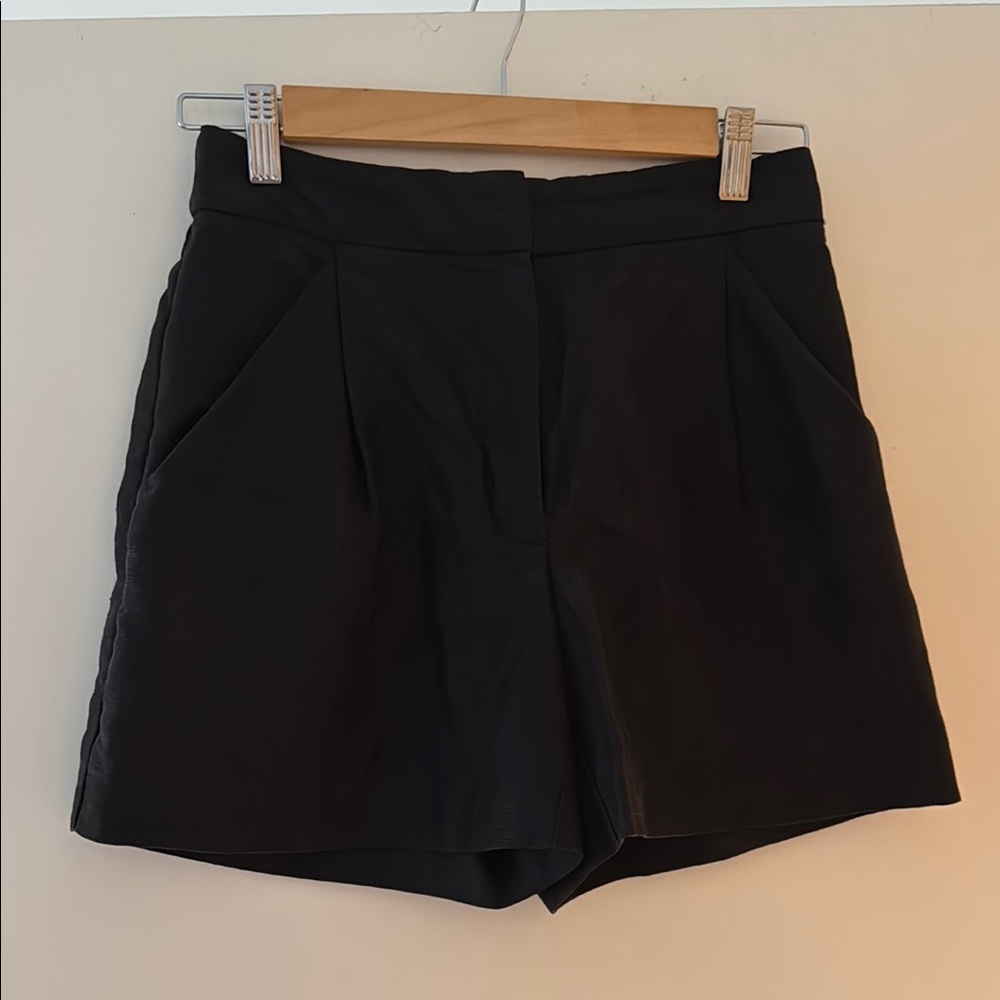 Aritzia Wilfred Linen Blend Shorts | Black | Size 2